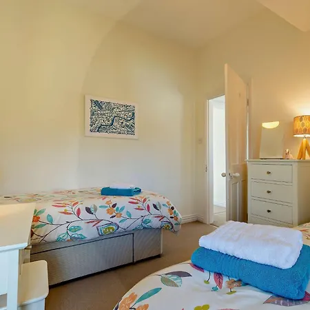 Dom wakacyjny 2 Bed In 74981