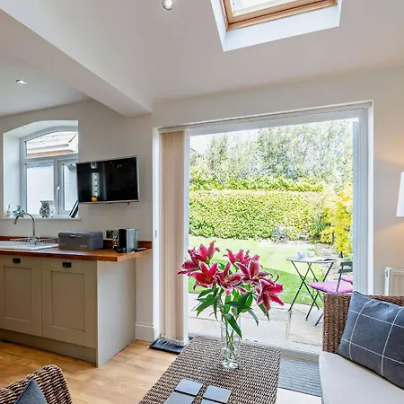 2 Bed In 74981 Harrogate