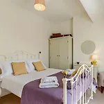 2 Bed In Oc-74981