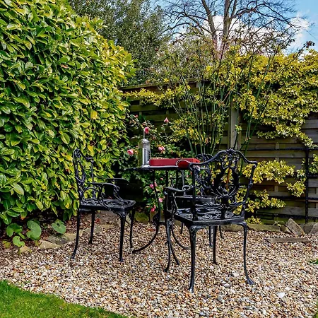 別荘 2 Bed In 74981 ハロゲート