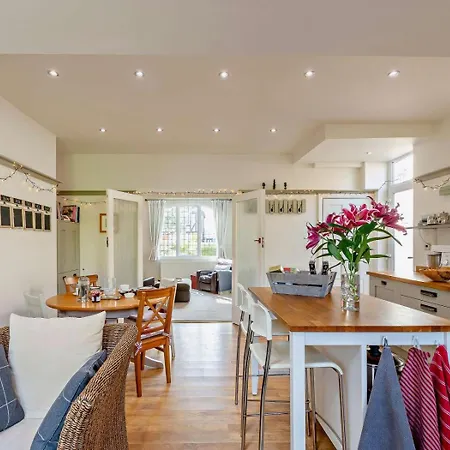 2 Bed In Oc-74981 度假居